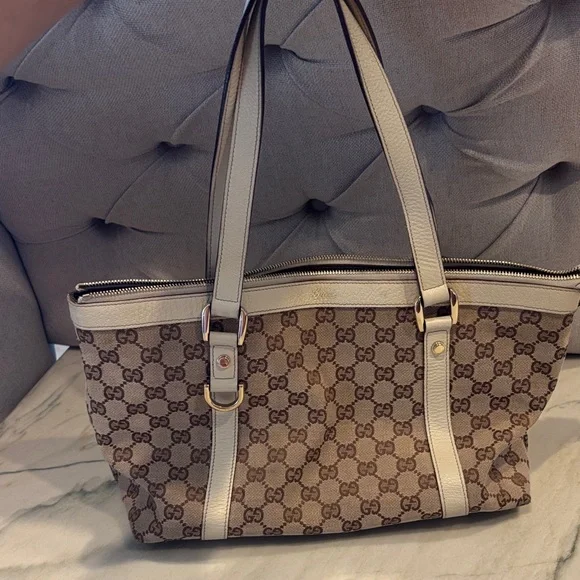 AUTHENTIC Gucci Signature Brown and Cream Tote - Picture 16 of 16